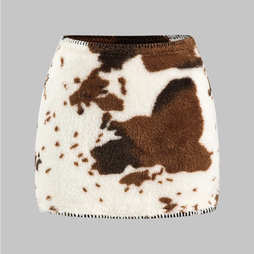 111. Micas Abstract Print Stitching Detail Skirt M